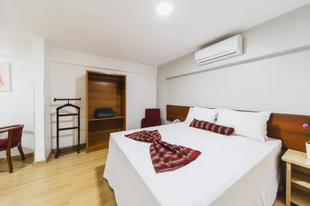 호텔 나시오날 인 쿠리치바