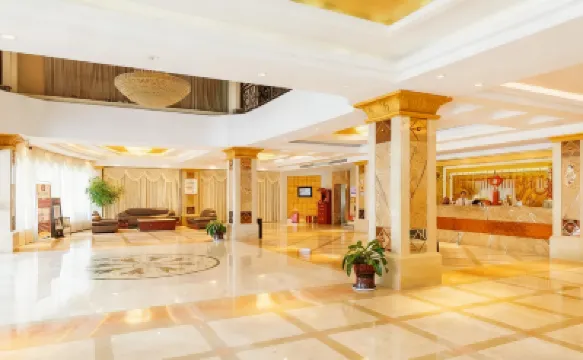 Sunny Holiday Hotel Hotels near Guihu Park