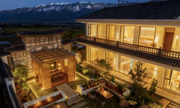 Dali Rural Retreat:A Tranquil Garden Courtyard in Caicun Scenic Area by Erhai Lake