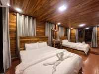 Vangnamthip Meung Feung Hotel - พร้อมระเบียง