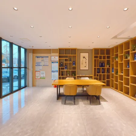 Home Inn Alliance Huayi Hotel (Tancheng Railway Station Tanguo Ancient City)