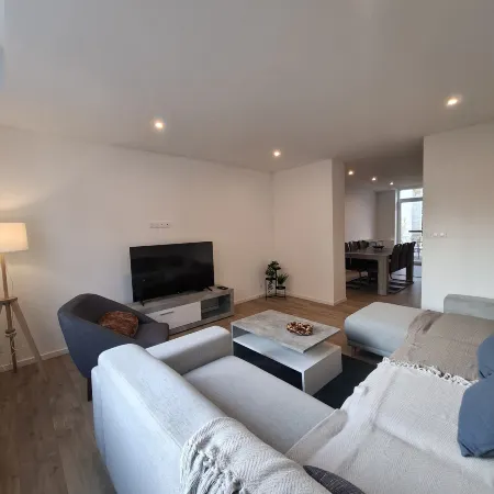 Large and quiet apartment next to the city center