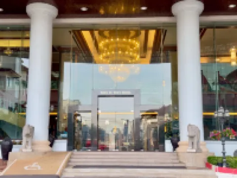 โรงแรมทาวน์อินทาวน์ โรงแรมใกล้โชว์รูมเบนซ์พันทวียนต์