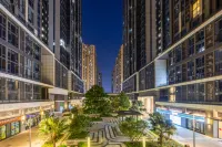 Fan Yi Light Luxury Urban Apartment (Foshan Shunlian Plaza Jinlong Metro Station Branch)
