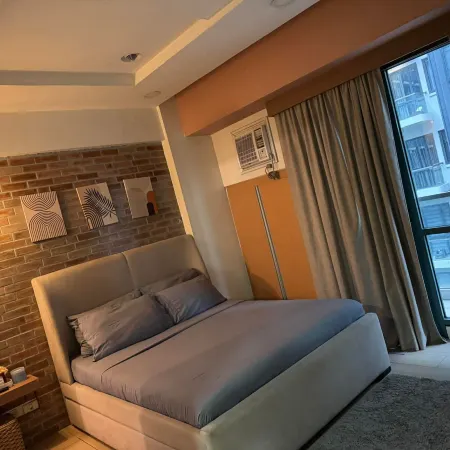 Lovely Unit with free wifi & netflix I across Naia Terminal 3 airport