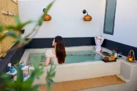 Zhi Ruyunxi Hotel - Romantic