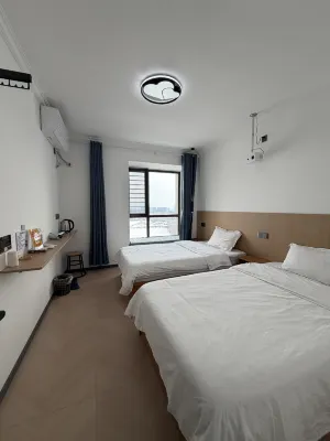 Hongxia Homestay (Zhoukou High-Speed Rail East Station) - 2 ดาว