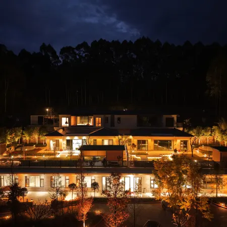 Qiyun Hot Spring Resort Hotel at Dongfengyun