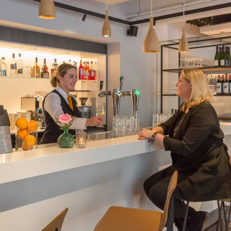 Postillion Hotel WTC Rotterdam Отели рядом с достопримечательностью «Шарлос»
