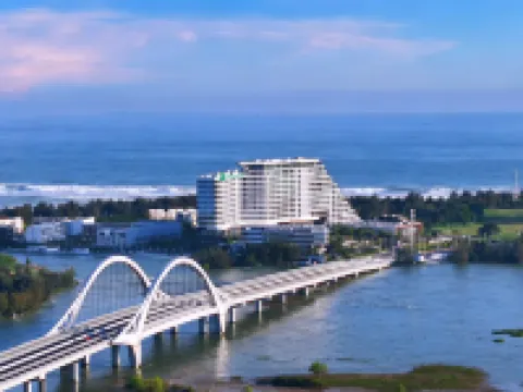 Holiday Inn BEIHAI SILVER BEACH by IHG Hotels near Beihai Golden Bay Mangrove Ecotourist Region