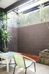 Knocknock70s Home Courtyard Garden, Jonker Parking