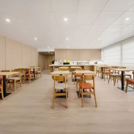 Yangzhou Slender West LakeQingman Hotel