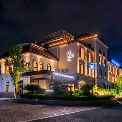 Greenland Youyi · VIDA LOCA Resort Hotel (Huzhou Taihu Resort Area Branch) Hotels near Moon Bay, Taihu Lake