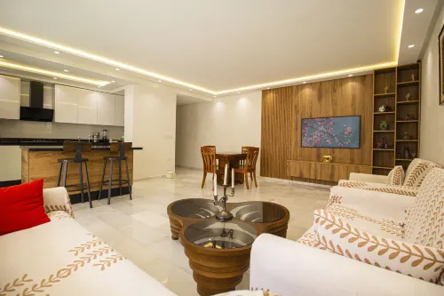 Luxury 2-Bedroom Pool, Quiet & Spacious