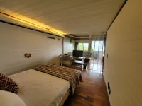 Qingjing Hefengli Lakeside Bistro - ที่มีบาร์