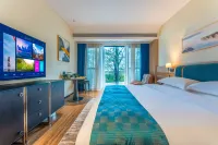 EVERGREEN CLOUDSHADOW RESORT HOT  호텔