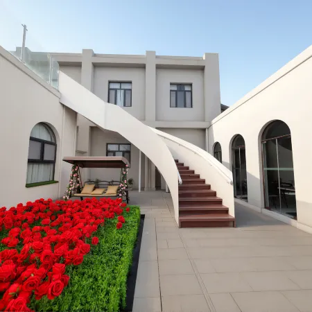 18HOW Grape Yard Qianmen, Beijing (Tiananmen Square • Dashilan • Zhushikou Metro Station)