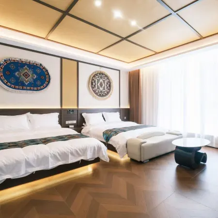 Yining Qieyunyi Courtyard Homestay
