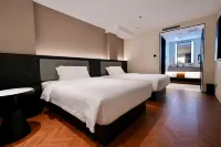 Rujia Ruibai Cloud Hotel (Linjiang Jiangxin Island Branch)
