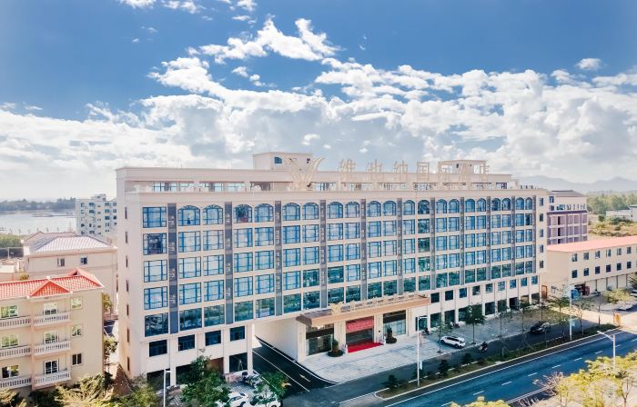 Vienna International Hotel Lufeng South Railway Station