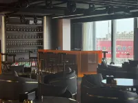 Qishan Park Hotel - С баром