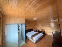 Gahai Lake Scenic Area Homestay - parking