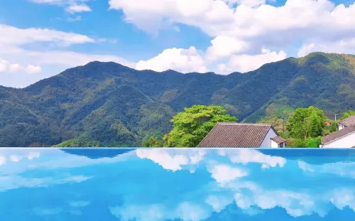 Nayuan Guesthouse - สระว่ายน้ำแบบอินฟินิตี้