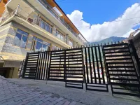Hotel The Destination Manali ( 850m from Mall Road) - parking