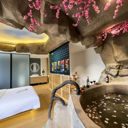 Nanqiao Qingcheng Hot Spring & Cinema Hotel (Dujiangyan Scenic Area Branch)