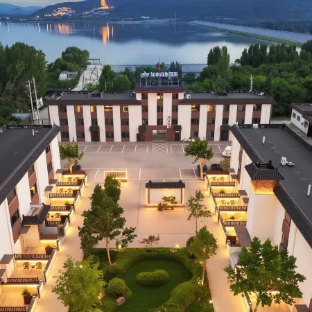 Rujia Business Hotel (Qufuni Mountain Holy Scenic Area Branch)
