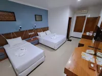 Hotel Wisata Baru - parking