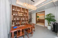 Hani Yunju | TOPIC Designer Smart Scenic Boutique Stay (Sun Plaza Tropic of Cancer Landmark Park) - غرفة مطلة على الجبل