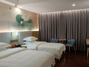 Guangning Jianhong Bussiness Hotel