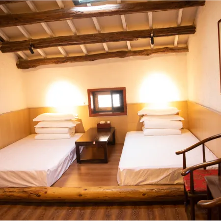 Wenzhu Courtyard Homestay