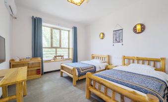 Dunhuang Hu Yang Inn