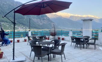 Hotel Meadows View, Near Mall Road Manali