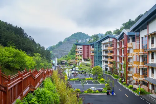Hushan Bieyuan Hotel فنادق في شيو ون