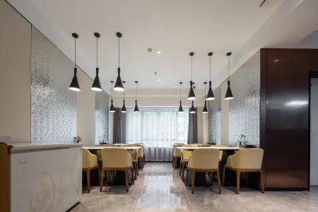 OZE Boutique Hotel (Cangzhou Wanda Plaza Branch) Отели рядом с достопримечательностью «Huazu Temple»