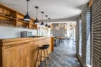 Aoshan stone house Hotel a Taibai