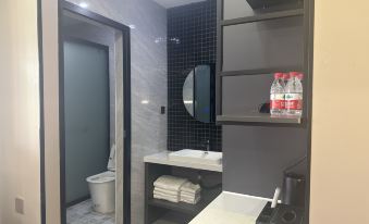 Taihe Zu'an E-sports Hotel