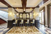 PortAventura Lucy's Mansion - Includes unlimited access & Express to PortAventura & Ferrari Land Hotel a Vila-seca