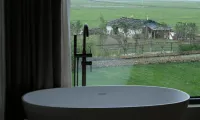 Golden Rhythm Wild Courtyard, Shangri-La Lakeside Ranch - Boutique