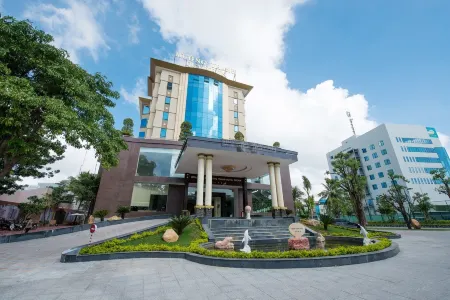Muong Thanh Quy Nhon Hotel Отели в г. Куинён
