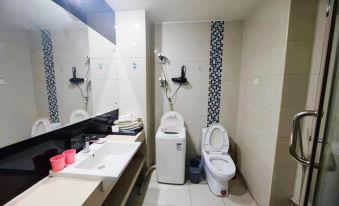 Yuhong Home (Jijiamiao Subway Station Fengtai Railway Station)