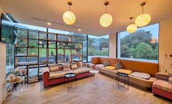 Yanmin Hot Spring Resort