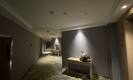 Suitetrails - 乌鲁木齐莫尔·名人酒店(大西门店)