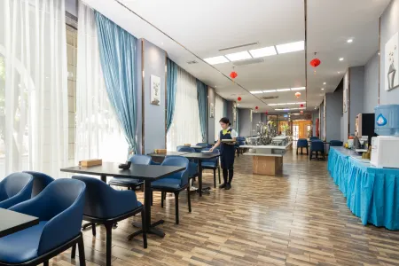 Venus Royal Hotel (Dongguan Keyuan) Отели рядом с достопримечательностью «Liuhua Park»
