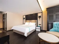 Xana Hotelle Hotel (Lanzhou Cultural Palace Subway Station) Hotels near Statue of Mother Yellow River