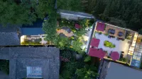 Shisheji Baishan Yuanshe Homestay (Dujiangyan Lingyan Mountain Lingyan Ancient Street Branch) 훙커우 화곡 주변 호텔