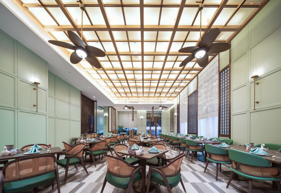 Days Hotel by Wyndham Beihai HaichengHotel Overview